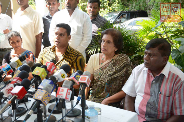 Six UPFA members pledge support to Maithripala 