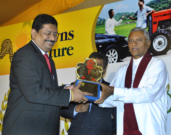 Venora International wins Swarna Lanka Award for Services to the Nation