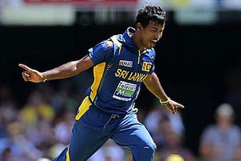 Starc fifty takes Australia to 222