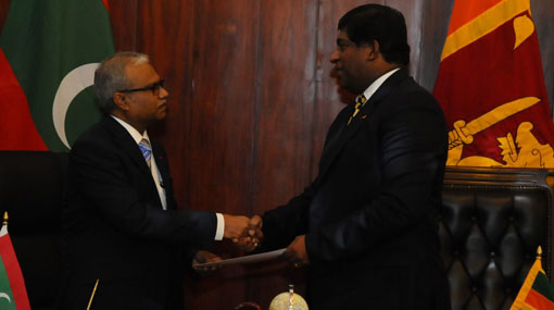 Maldives sends financial assistance to Sri Lanka