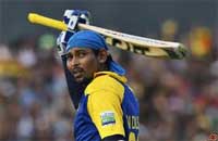 Credit must go to the bowlers says Dilshan