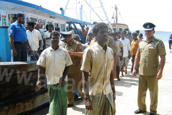 SL Navy arrests 43 Indian Fishermen
