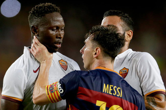 Messi headbutts Roma player in Barcelona friendly