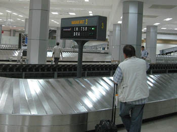 Sri Lankans held at Indian airport