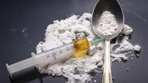 Five arrested over possession of heroin