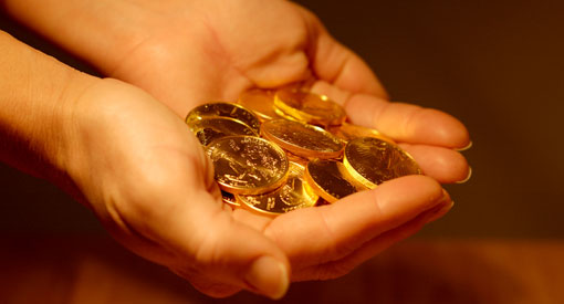 Sri Lankan swallows gold coins, hospitalised