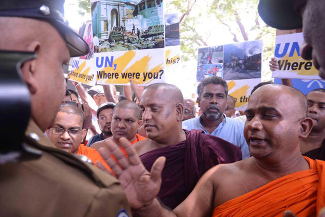 Protesters descend on UN as Ban Ki-moon visits Sri Lanka