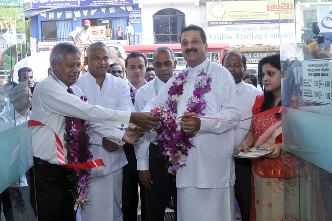 Pan Asia Bank opens a branch in Peradeniya