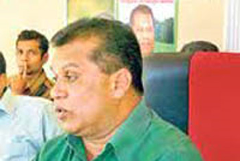 Bakeer Markar is suitable for Colombo Mayors post