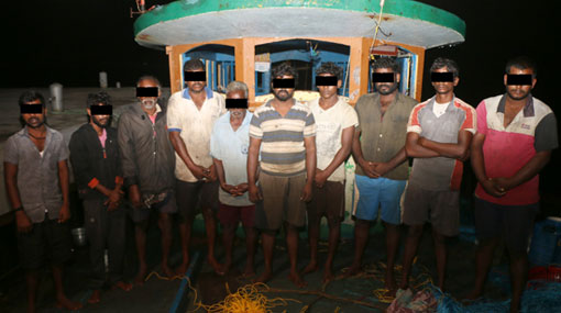 Navy apprehends 10 Indian fishermen