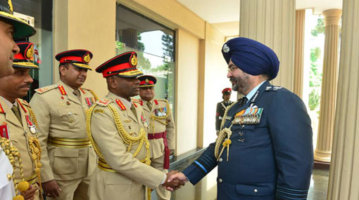Indian Air Chief Calls on Army Commander