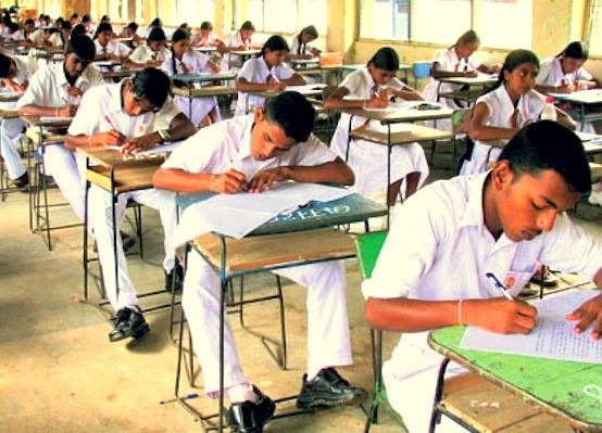 Police probe O/L student using mobile phone during exam