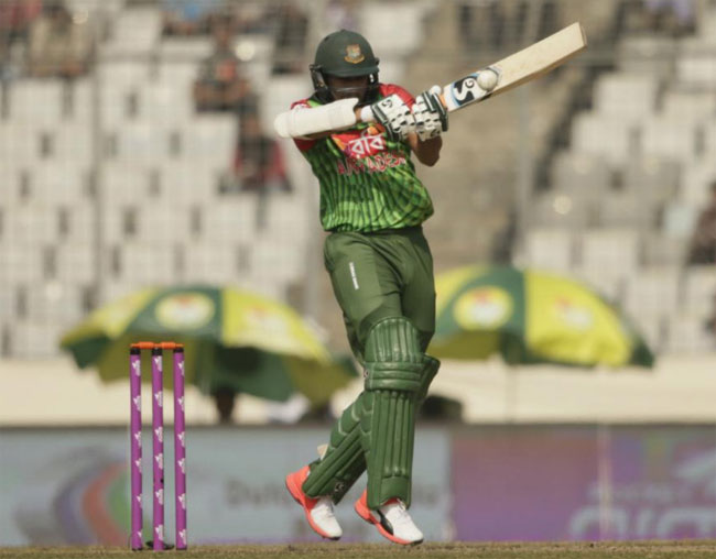 Bangladesh set target of 321 for Sri Lanka