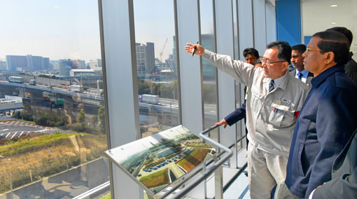 President visits modern waste management centre in Tokyo