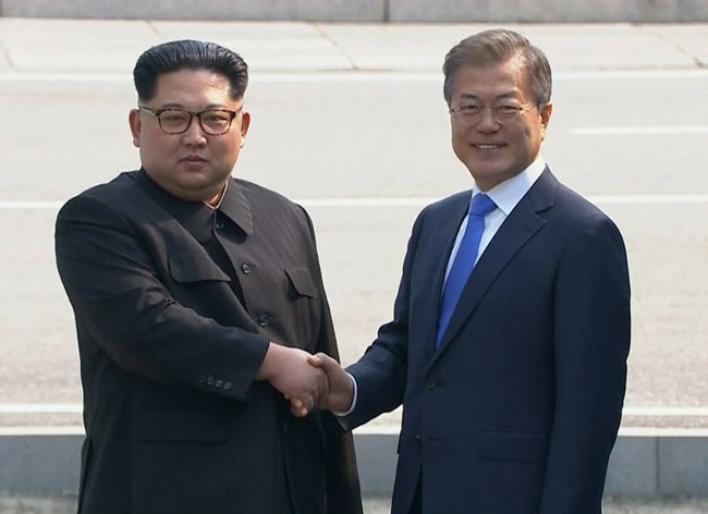 North Koreas Kim Jong-un crosses into South Korea