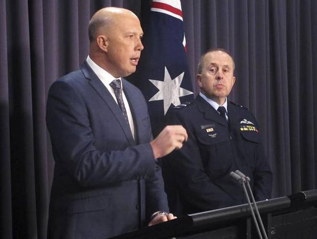 People smuggler threat to Australia and NZ remains, minister warns
