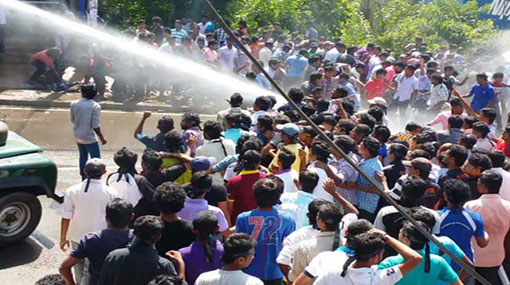 Tear gas used on IUSF protest against SAITM