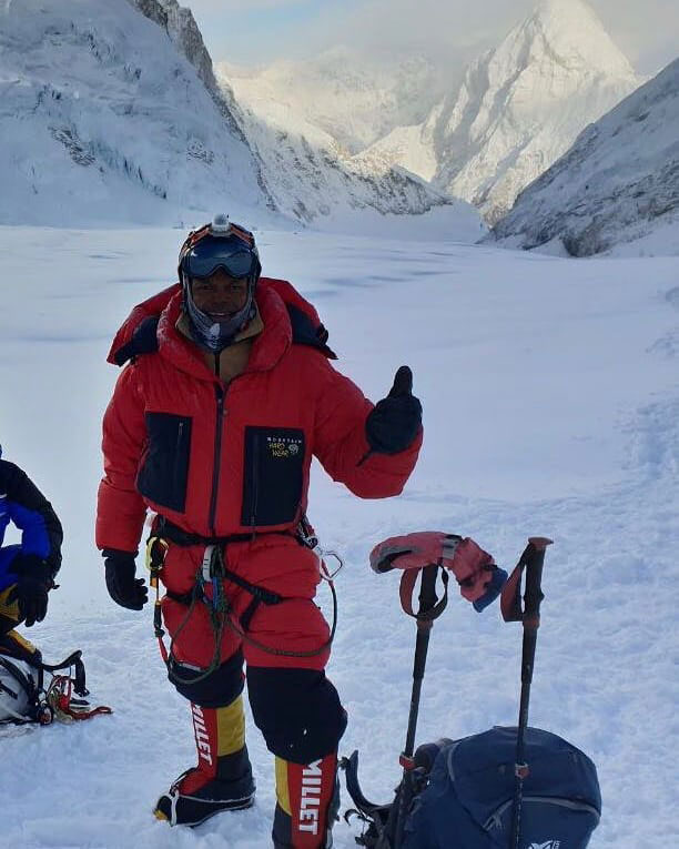 Sri Lankas Johann Peries summits Mount Everest