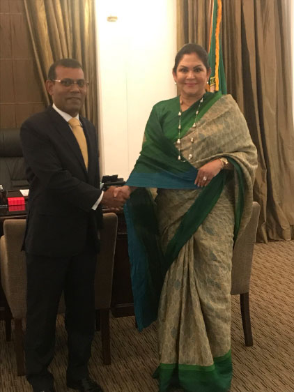 Mayor of Colombo meets ex-Maldivian President