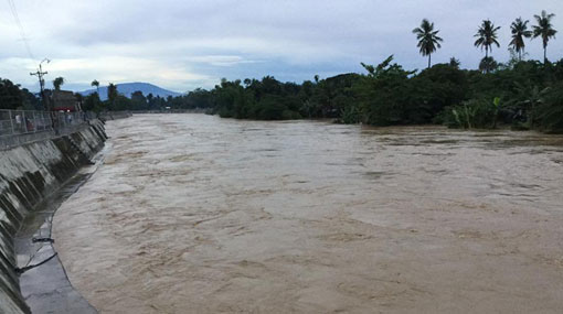 Water level of several rivers subsiding; landslide warnings still active  DMC