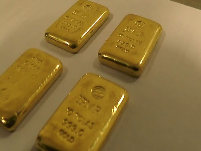 Two Indians held with gold biscuits worth over Rs 3 million