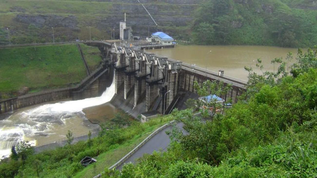 One spill gate of Kotmale dam opened due to heavy rain