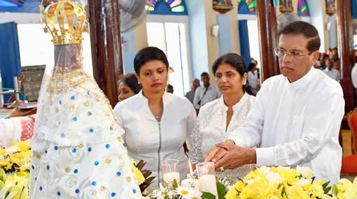 President receives blessings at Madu Church