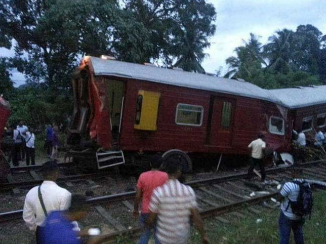 Four including driver suspended over Polgahawela train crash