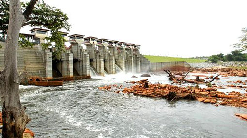Eight spill gates opened at Deduru Oya Dam
