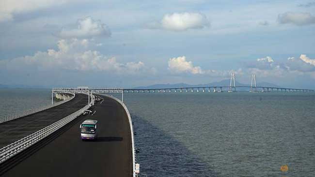 China launches worlds longest sea bridge linking Macau and Zhuhai