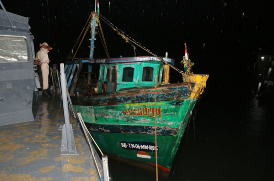 Five Indian fishermen arrested in Sri Lankan waters