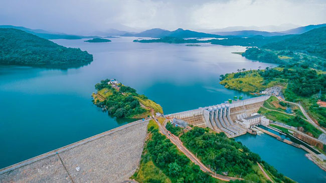 President opens sluice gates of Moragahakanda Reservoir