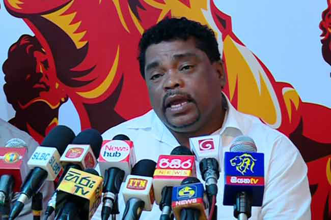 Make Mahinda PM to develop the country  Piyal Nishantha