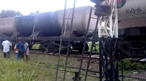 Train carrying petrol derails in Kotagala