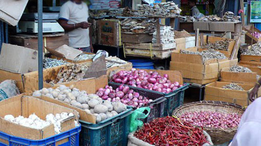 Wholesale food shops in Pettah closed over Customs protests