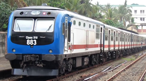 Maradana-bound train derails at Kalutara