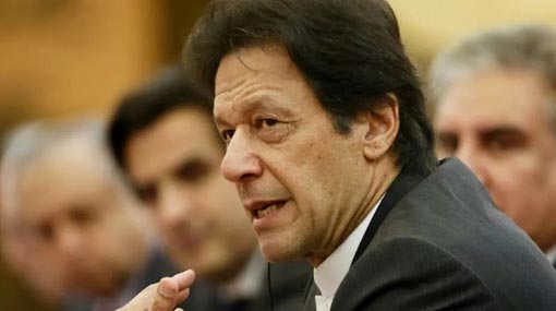 Imran Khan phones PM offering assistance in counter-terrorism