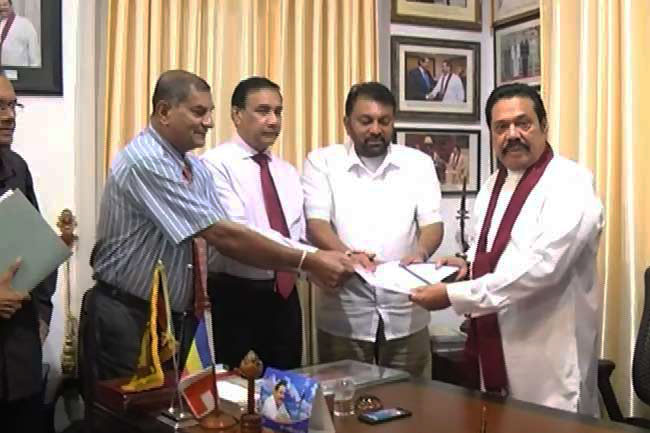 Ex-security forces chiefs present report on Easter attacks to Opposition Leader