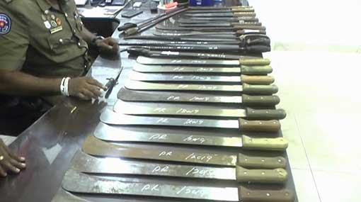 15 swords surrendered to Beruwala Police