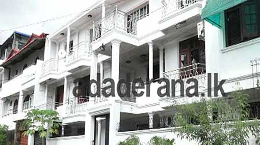 Govt. Analyst inspects bomber brothers residence in Dematagoda
