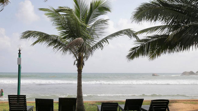 Sri Lanka tourist spots empty after Easter bombings