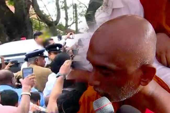 Rathana Thero ends protest fast