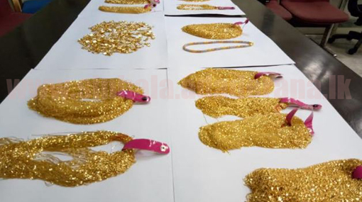 Singaporean couple busted with gold jewellery worth over Rs 20 mn