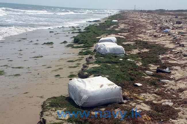 Over 988 kg of Beedi leaves found at Nadukuda beach