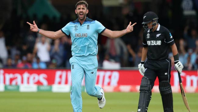 England 242 runs away from maiden Cricket World Cup crown
