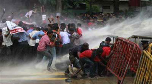 Tear gas, water cannons fired at protesting unemployed graduates