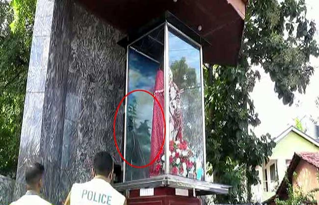 Silent protest before Katuwapitiya church