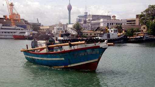 Thirteen arrested for fishing at the Colombo harbour mouth