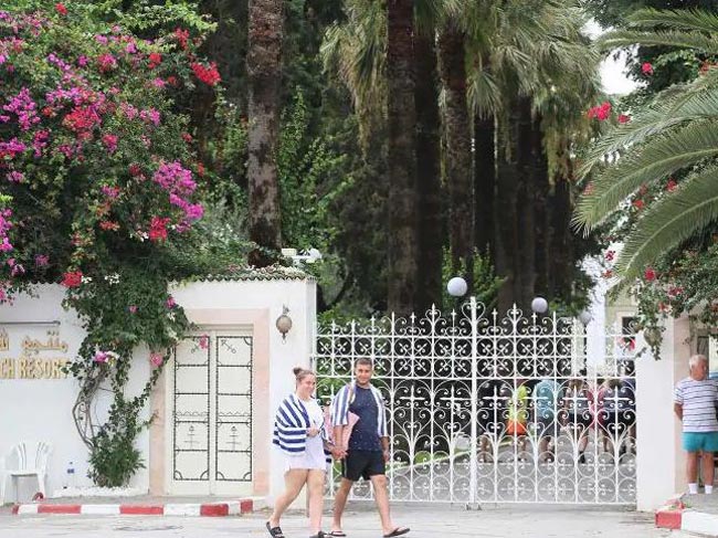Tourists held hostage overseas as UK travel giant goes bust