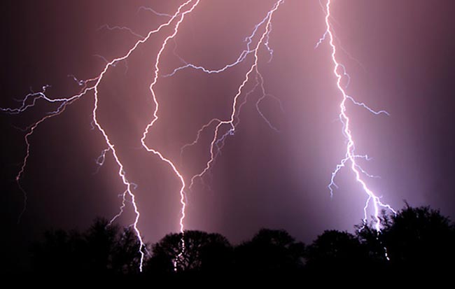 Warnings issued over severe lightning